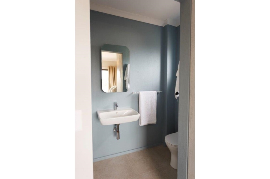 To Let 1 Bedroom Property for Rent in Waves Edge Western Cape
